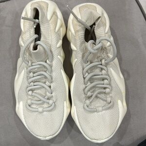 Yeezy 450 cloud white size 5.5